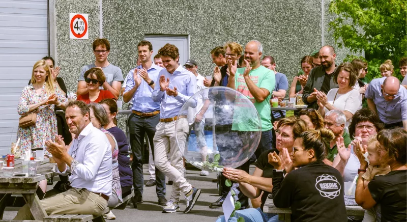 Bekina Summer drink, employees applauding