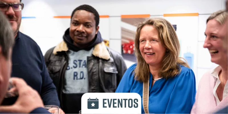 Compañeros en la recepción de Año Nuevo